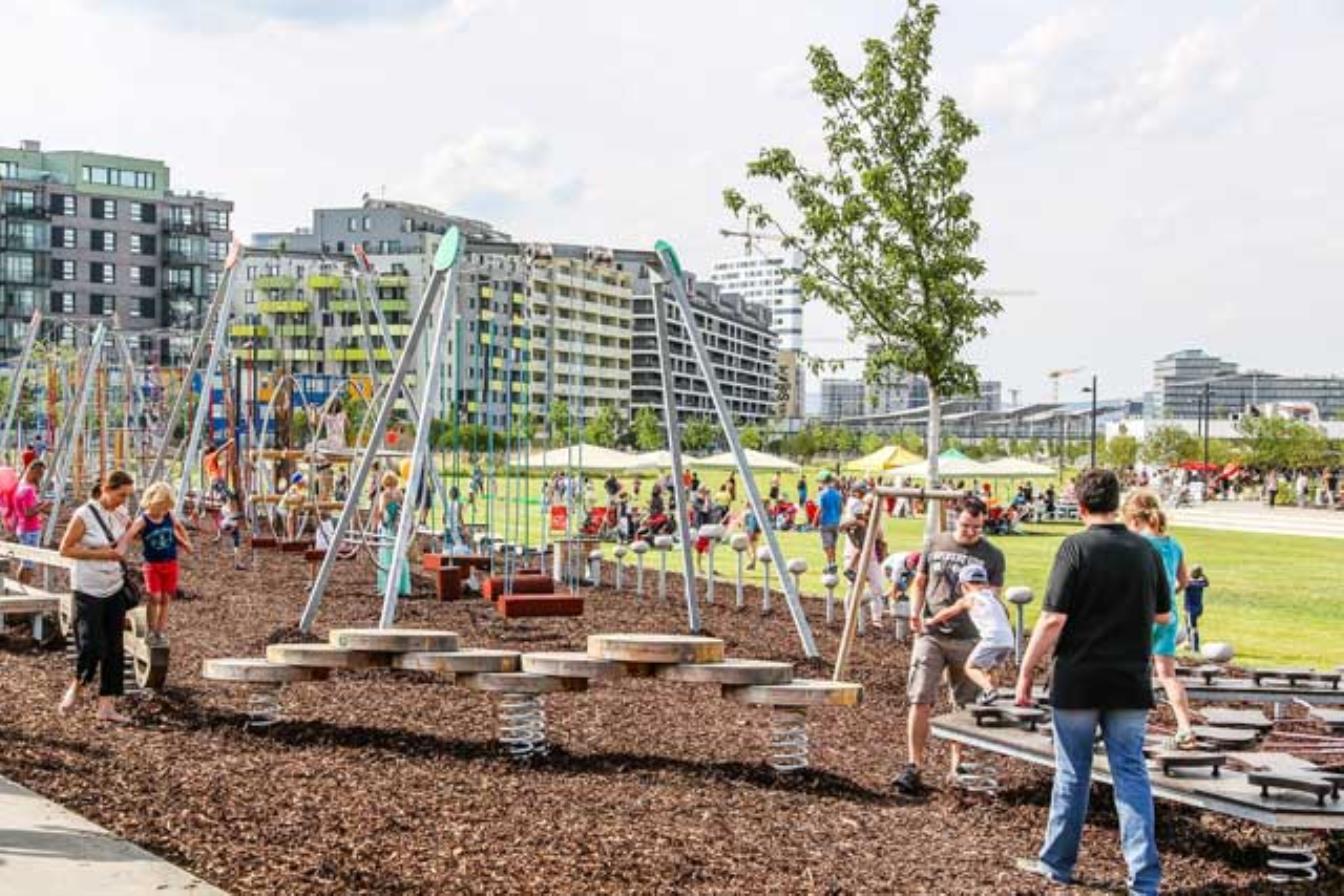 Familien, Omas und Opas, die sich gerne im Freien bewegen!